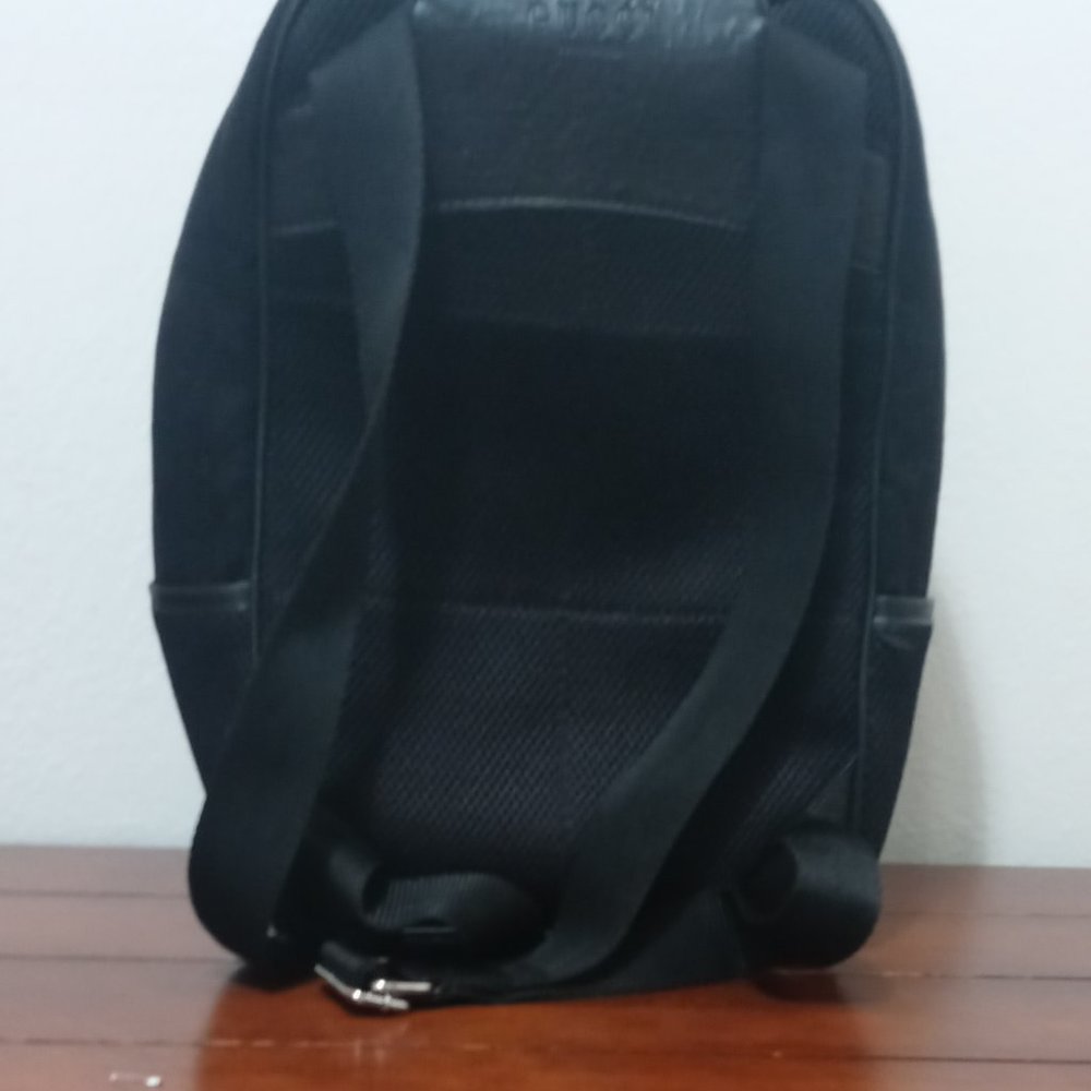 Backpack - Picture 4 of 5